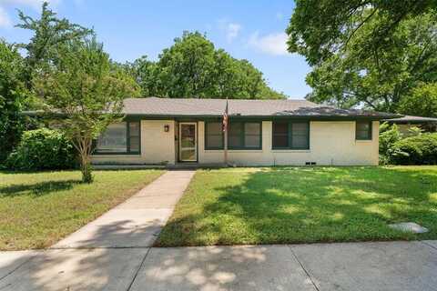 6908 Park Place Drive, Richland Hills, TX 76118