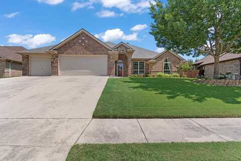 8228 Shady Valley Drive, Benbrook, TX 76116