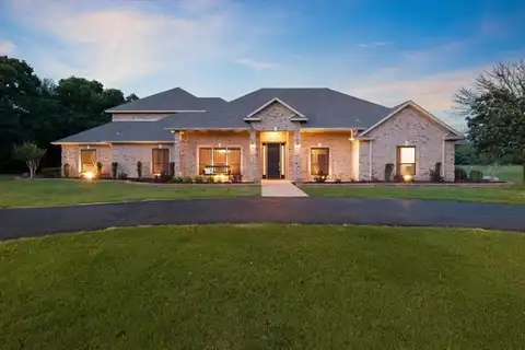 5168 Farm Road 196 N, Paris, TX 75462
