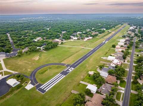 8913 Woodlawn Drive, Granbury, TX 76049