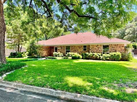 1524 Churchill Drive, Denton, TX 76209