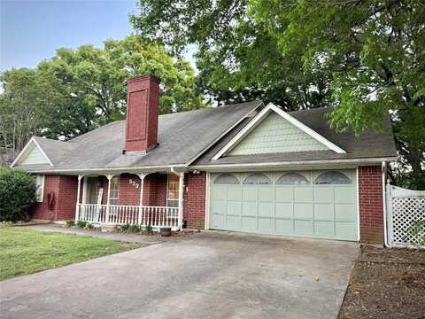 523 Highland Oaks Drive, Greenville, TX 75402