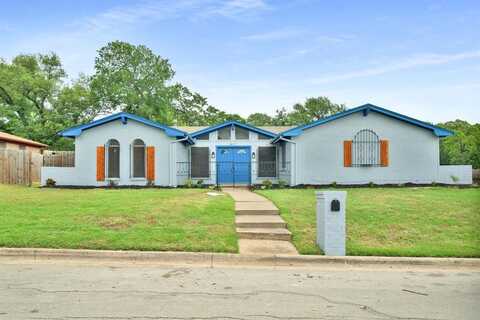 6417 Oak Timber Drive E, Forest Hill, TX 76119