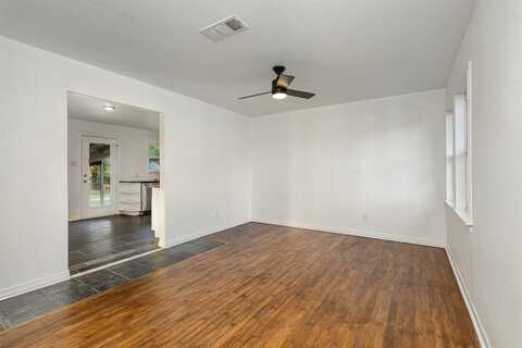 111 Leighton Drive, Terrell, TX 75160