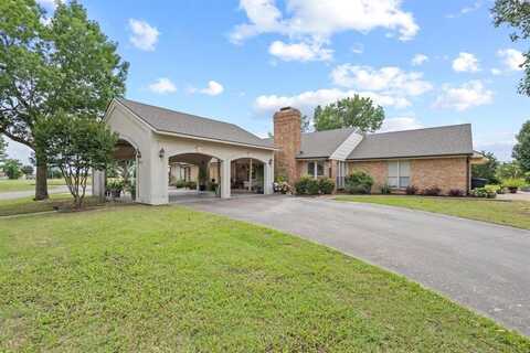 2017 S Village Drive, Bonham, TX 75418