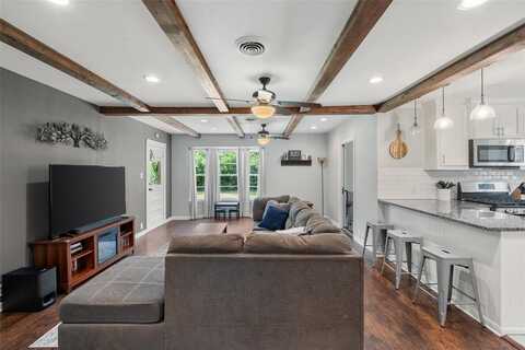 803 S Rusk Street, Gainesville, TX 76240