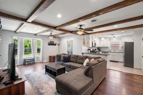 803 S Rusk Street, Gainesville, TX 76240