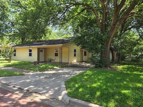 818 N Commerce Street, Gainesville, TX 76240