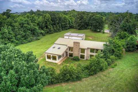 950 Gilmer Road, Winnsboro, TX 75494