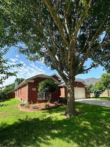 616 Kerry Street, Crowley, TX 76036