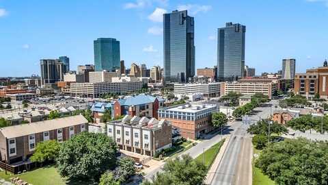 100 Alread Court, Fort Worth, TX 76102