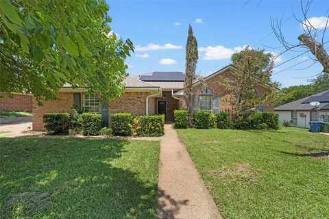 312 Hedrick Drive, Hewitt, TX 76643