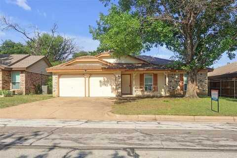 7409 Meadow Creek Drive, Fort Worth, TX 76133