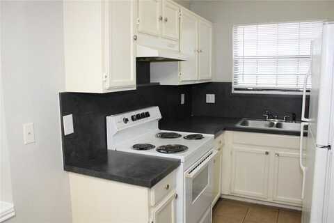 204002 Cochise Drive, Balch Springs, TX 75180