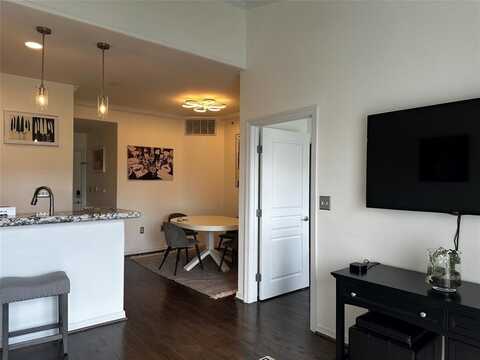 330 Las Colinas Boulevard, Irving, TX 75039