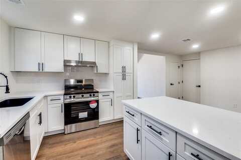 638 Lemon Drive, Arlington, TX 76018
