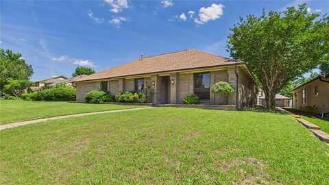 1926 Oakbluff Drive, Carrollton, TX 75007