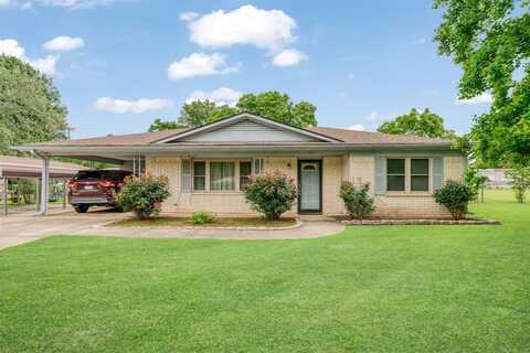 160 Morris Drive, Blossom, TX 75416