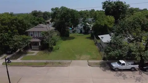 1220 E Annie Street, Fort Worth, TX 76104