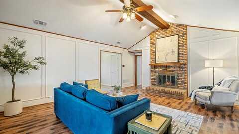 109 La Fawn Circle, Garland, TX 75043