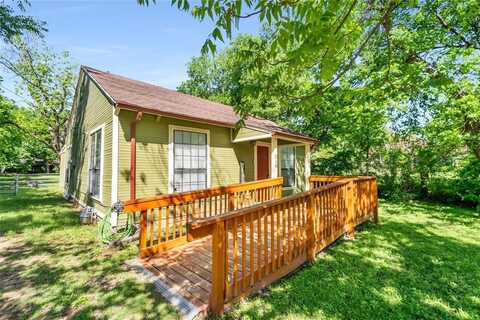 218 S Buffalo Avenue, Cleburne, TX 76033