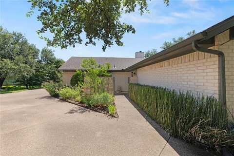 5963 River Bend Drive, Benbrook, TX 76132