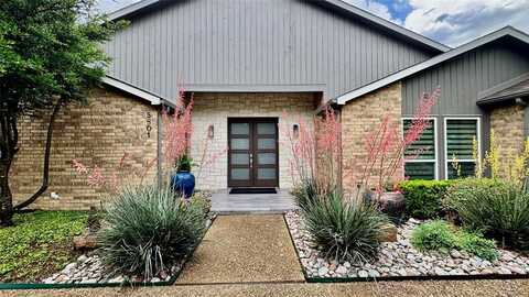 5801 Gallant Fox Lane, Plano, TX 75093