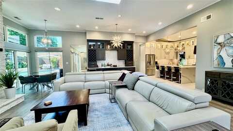5801 Gallant Fox Lane, Plano, TX 75093