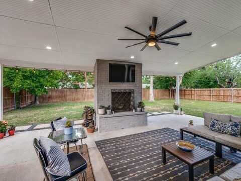 4216 Whitfield Avenue, Fort Worth, TX 76109