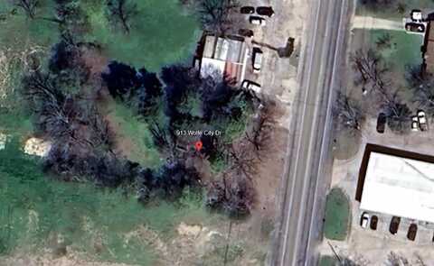 915 Wolfe City Drive, Greenville, TX 75401