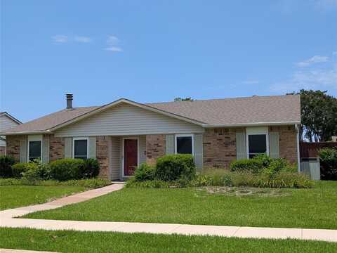 2105 Rose Hill Road, Carrollton, TX 75007