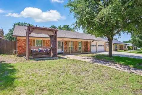 952 Charleston Drive, Bedford, TX 76022