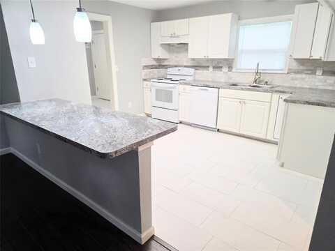 2110 W Bond Street, Denison, TX 75020