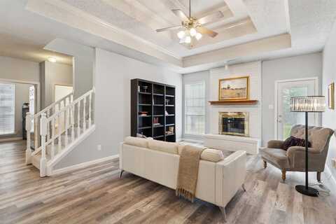 10216 Gray Oak Lane, Fort Worth, TX 76108