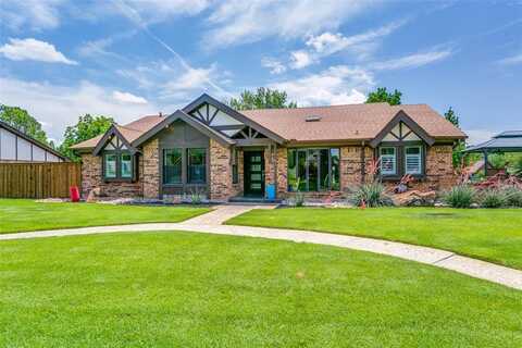 121 E Louella Drive, Hurst, TX 76054