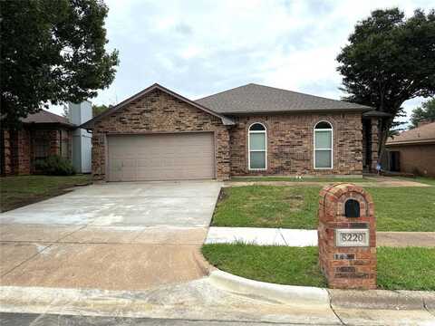 8220 Lara Lane, Watauga, TX 76148