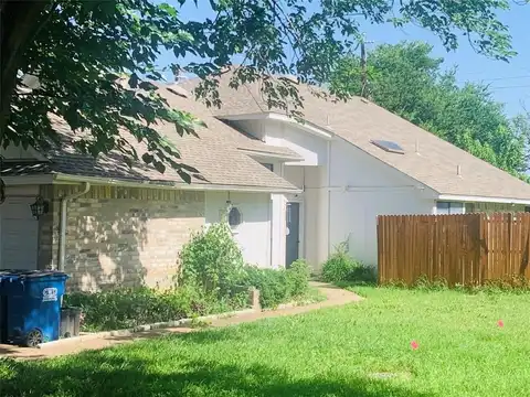 102 Hollywood Drive, Glenn Heights, TX 75154