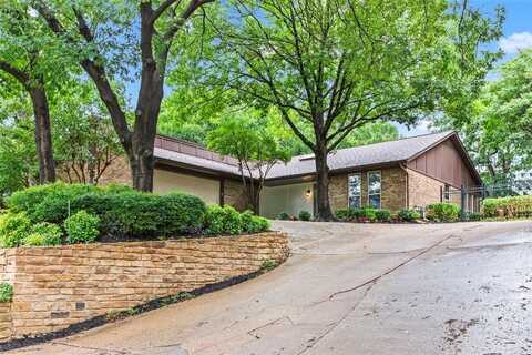 2705 Woodshire Drive, Arlington, TX 76016