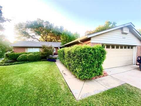 2809 Olympia Drive, Arlington, TX 76013