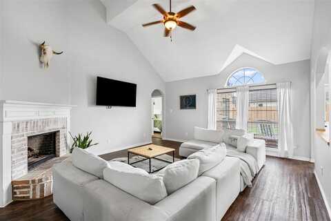 405 High Desert Drive, Fort Worth, TX 76131
