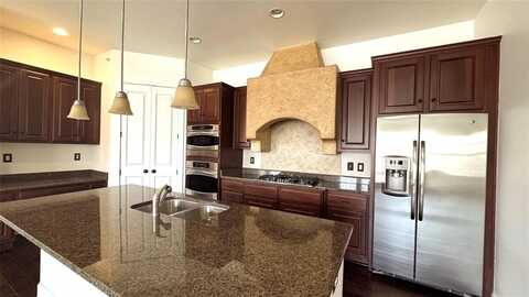 555 Via Amalfi, Irving, TX 75039