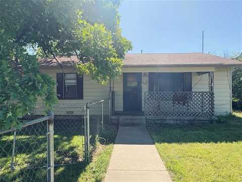 607 BAYLOR Street, Nocona, TX 76255