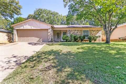 4807 Crestmont Court, Arlington, TX 76017