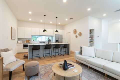 2118 N Carroll Avenue, Dallas, TX 75204