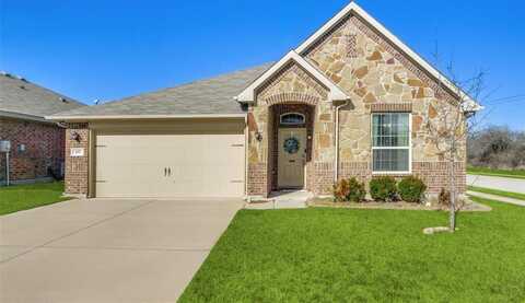 400 Sandhurst Drive, Fort Worth, TX 76036