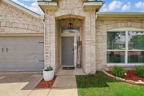 713 Bridle Trail, Saginaw, TX 76179