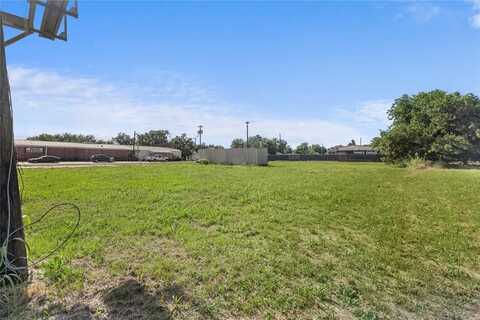 800 N 14th Street, Honey Grove, TX 75446