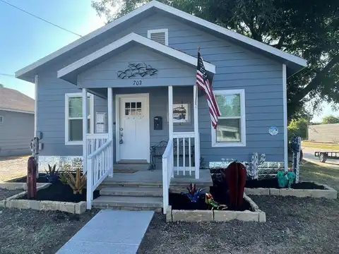 702 N Tennessee Street, McKinney, TX 75069