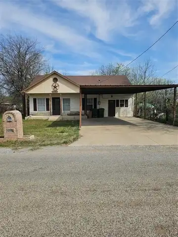 1005 8 1/2 Street, Mineral Wells, TX 76067