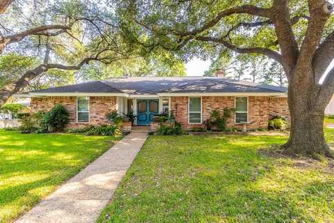 2421 Sir Guy Drive, Grand Prairie, TX 75050